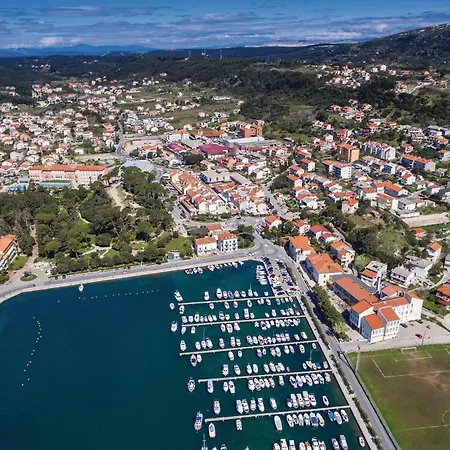 1 Bedroom Gorgeous In Апартаменты