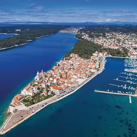 Апартаменты 1 Bedroom Gorgeous In