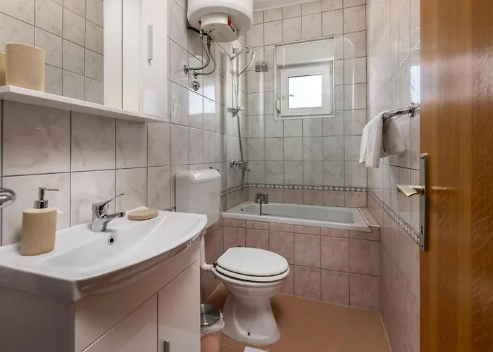 1 Bedroom Gorgeous In Apartament